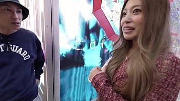 パート1 彼氏の要望でntrせちゃうギャル、ひなさん23歳が登場。チ●コ一本じゃ満足できない貪欲な褐色bodyに交互に中出し！カップル公認のntrセックス！！