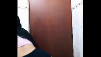 Mi amiga nalgona se pone a bailar para ser famosa