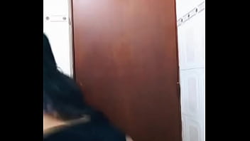 Mi amiga nalgona se pone a bailar para ser famosa
