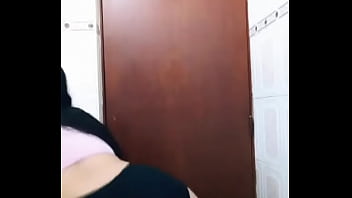 Mi amiga nalgona se pone a bailar para ser famosa