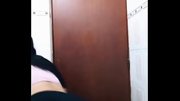 Mi amiga nalgona se pone a bailar para ser famosa