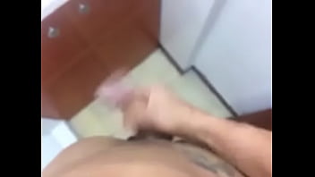 Diego Alarcon Se Da Una Pana Frente Al Espejo thumbnail