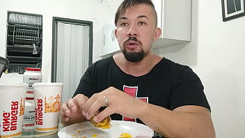 Comendo o maior burger king do x videos