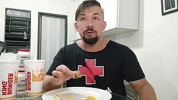 Comendo o maior burger king do x videos
