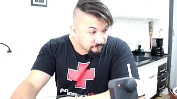 Comendo o maior burger king do x videos