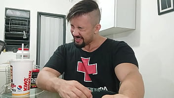 Comendo o maior burger king do x videos