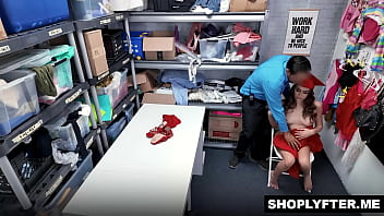 Officer Juan Largo Felt Sorry For Selina Bentz And Offered Her A Choice thumbnail