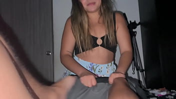 Hermanastra necesitada de polla