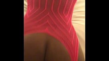 Shaking ass and sucking dick