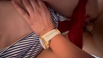 Empinada recibiendo vergs de mi jefe en la oficina