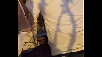 Saí com um gatinho sem o corno em um barzinho na minha cidade aprontamos no bar fizemos um dogging safado depois levei o pra minha casa completo no red