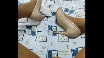 Medias Pantimedias Y Tacones thumbnail