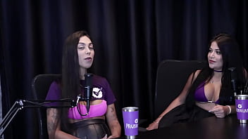 Fica No Controle Quando Não Grava Com Atores Todo Mês Tinha Uma Safadeza Com O Gringo E Ia Sozinha Na Casa De Swing Renatinha Melo Watch Sheer Red thumbnail