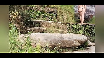 Trilha cachoeira e muito sexo em público