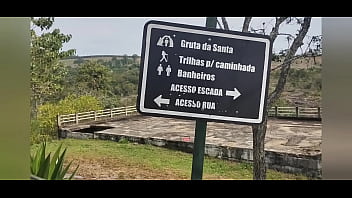 Trilha cachoeira e muito sexo em público