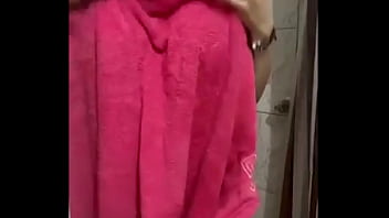 She just showered and slowly dries her naked body – tits & pussy tease