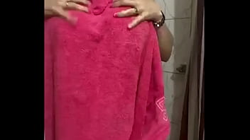 She just showered and slowly dries her naked body – tits & pussy tease