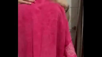 She just showered and slowly dries her naked body – tits & pussy tease She just showered and slowly dries her naked body – tits & pussy tease