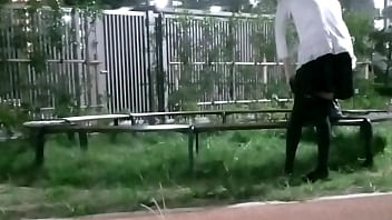 【朱音もみじ】　恥ずかしい野外露出放尿　【女装もみじ】 thumbnail