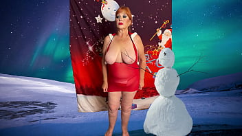 Mature celebrates christmas in july with toys and masturbation