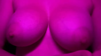European stepmom artemisia love flashing her juicy boobs close up slow motion