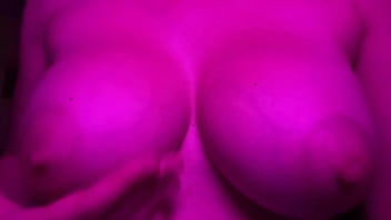 European stepmom artemisia love flashing her juicy boobs close up slow motion