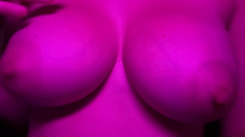 European stepmom artemisia love flashing her juicy boobs close up slow motion