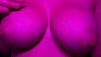 European stepmom artemisia love flashing her juicy boobs close up slow motion