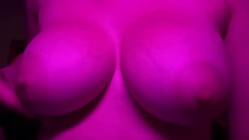 European stepmom artemisia love flashing her juicy boobs close up slow motion