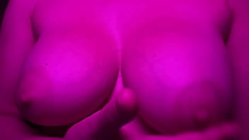 European stepmom artemisia love flashing her juicy boobs close up slow motion