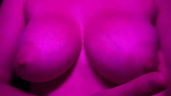 European stepmom artemisia love flashing her juicy boobs close up slow motion