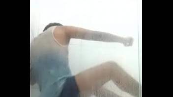 Braguianista tomando banho