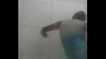 Braguianista tomando banho