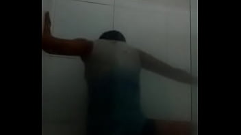 Braguianista tomando banho