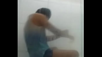 Braguianista tomando banho