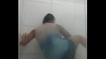 Braguianista tomando banho