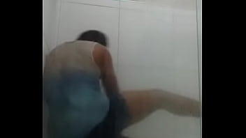 Braguianista tomando banho