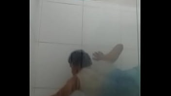 Braguianista tomando banho