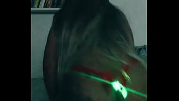 Esposa com plug no natal