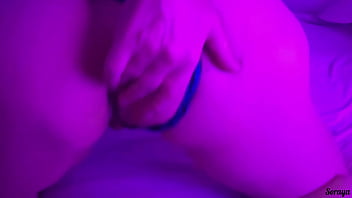 Madrasta assistindo filme pornô e se masturbando louca para dar