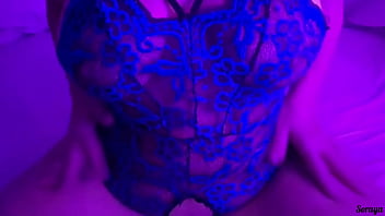 Madrasta assistindo filme pornô e se masturbando louca para dar