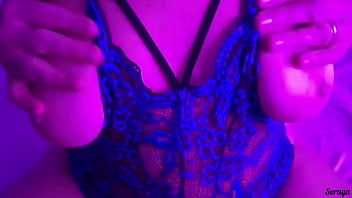 Madrasta assistindo filme pornô e se masturbando louca para dar