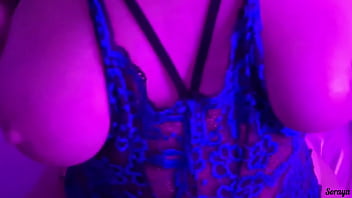 Madrasta assistindo filme pornô e se masturbando louca para dar