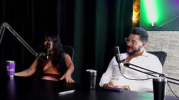 Como O Francês Conheceu A Brasileira Está Introduzindo Ele Aos Poucos No Meio Liberal Fizeram Menage E A Diferença Casal Cherie Watch Sheer Red thumbnail