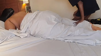 Dia dos namorados essa bbw ganhou leitinho na boca