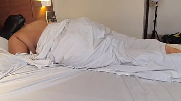 Dia dos namorados essa bbw ganhou leitinho na boca