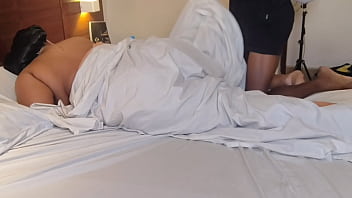 Dia dos namorados essa bbw ganhou leitinho na boca