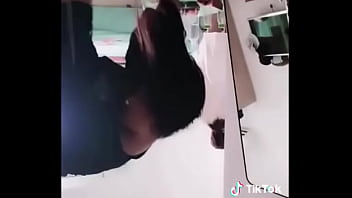 Asiatica Vazando Peito Em Live thumbnail