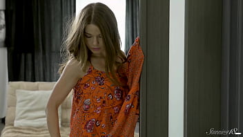 Gorgeous angel hanka d's drilling her tight pussy with a huge toy