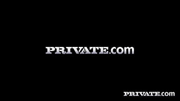 Sexy and naughty mia de vil sa